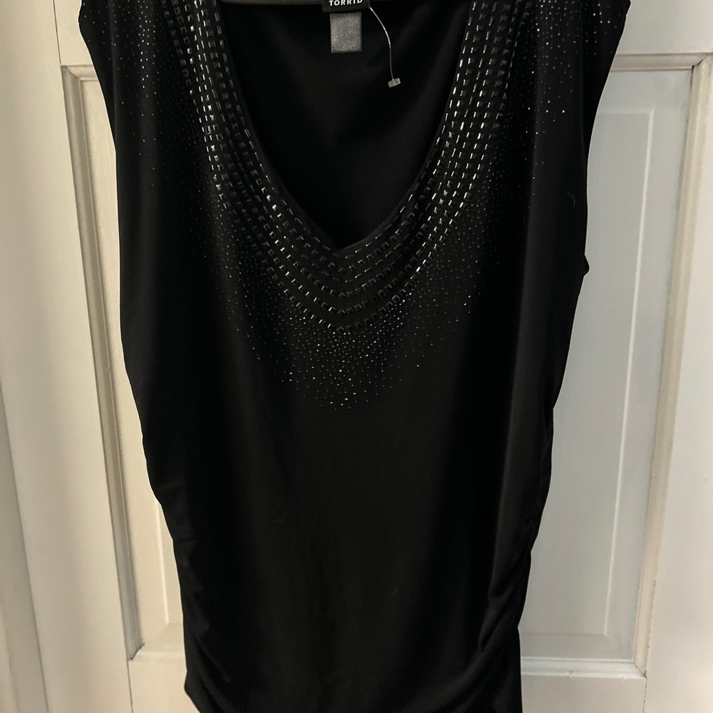 Black tank top size 2 torrid